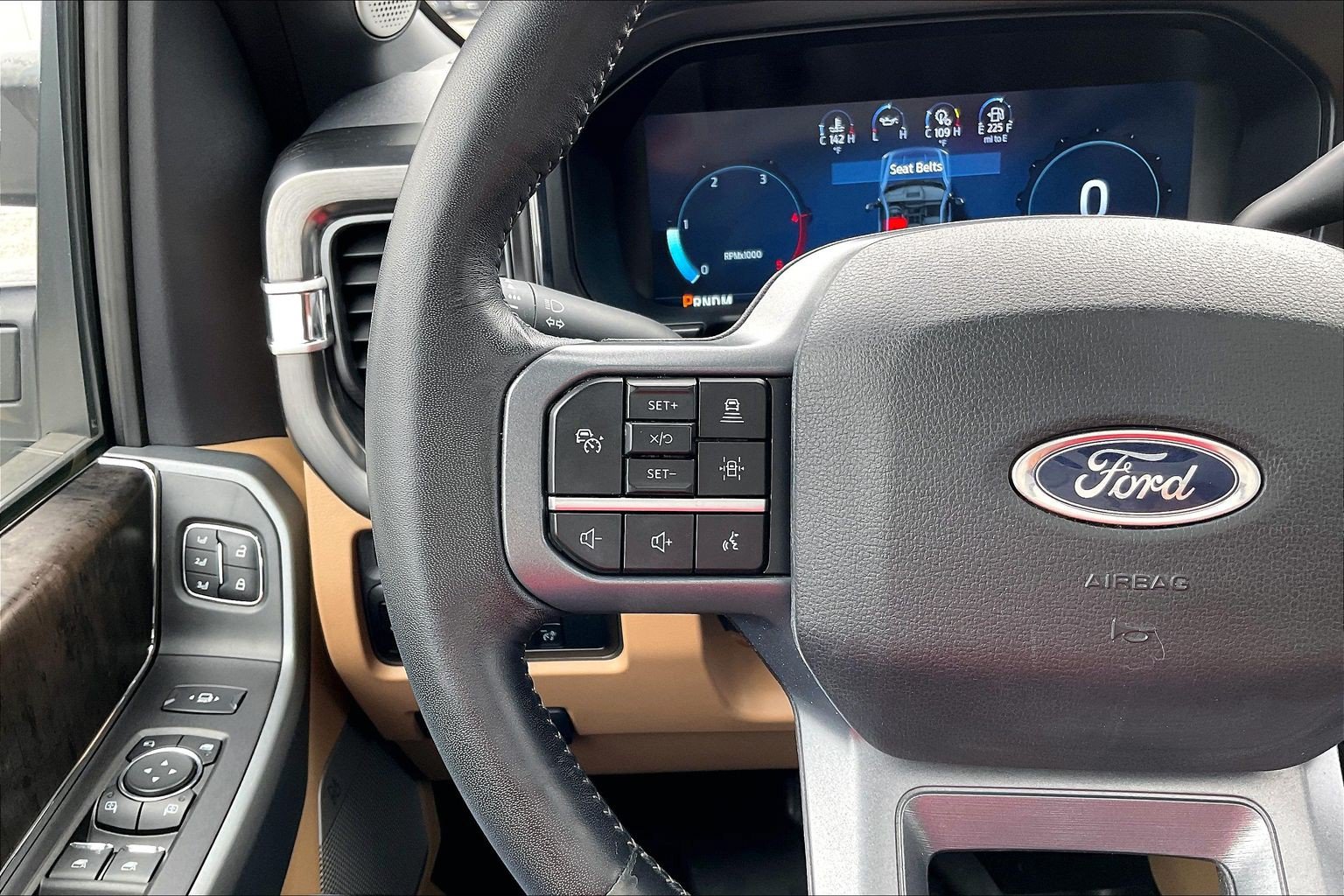 Certified 2024 Ford F250 Lariat w/ Lariat Ultimate Package AWD/4WD image 18