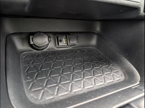 Used 2019 Toyota RAV4 XLE Premium image 16