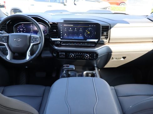Used 2026 Chevrolet Silverado 1500 LT Trail Boss w/ Convenience Package II AWD/4WD image 17