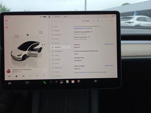 Used 2023 Tesla Model 3 Standard Range RWD image 12