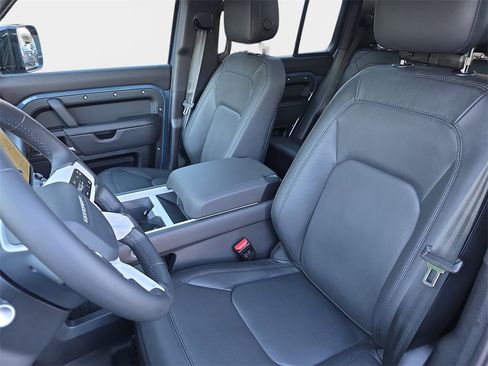 New 2026 Land Rover Defender 110 X-Dynamic SE image 14