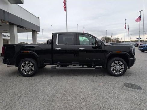 New 2026 GMC Sierra 2500 Denali w/ Denali Reserve Package AWD/4WD image 9