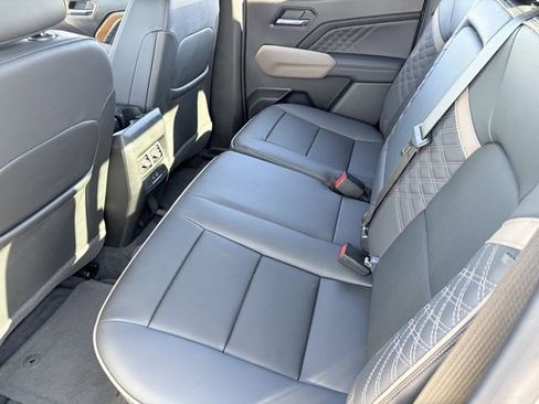 Used 2024 GMC Canyon Denali image 25