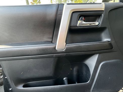 Used 2015 Toyota 4Runner SR5 Premium image 13