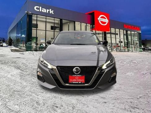 Used 2020 Nissan Altima 2.5 SR w/ Premium Package image 2