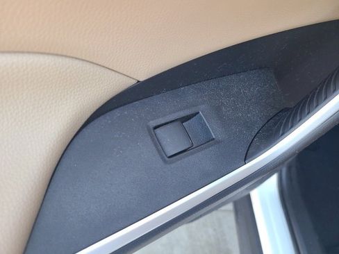 Used 2020 Toyota RAV4 XLE image 15