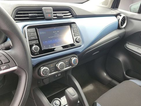 Used 2025 Nissan Versa SV FWD image 20