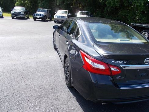 Used 2016 Nissan Altima 2.5 S w/ Power Driver Seat Package FWD image 4