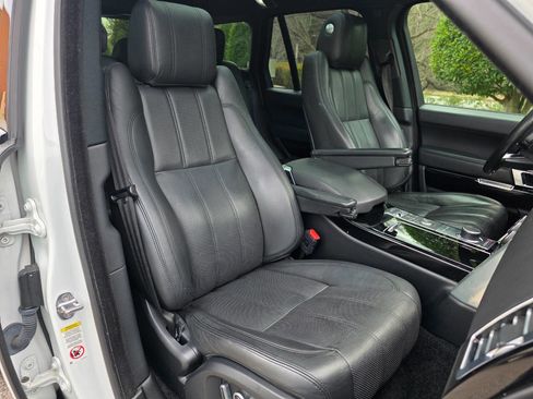 Used 2016 Land Rover Range Rover HSE image 40