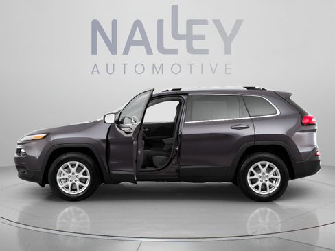 Used 2016 Jeep Cherokee Latitude w/ Comfort/Convenience Group AWD/4WD image 2