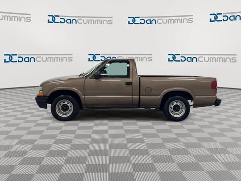 Used 2003 Chevrolet S10 Pickup 2WD Regular Cab w/ Convenience Package image 5