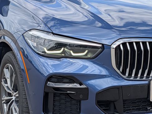 Used 2022 BMW X5 xDrive40i w/ M Sport Package AWD/4WD image 9
