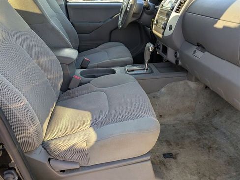 Used 2017 Nissan Frontier SV image 34