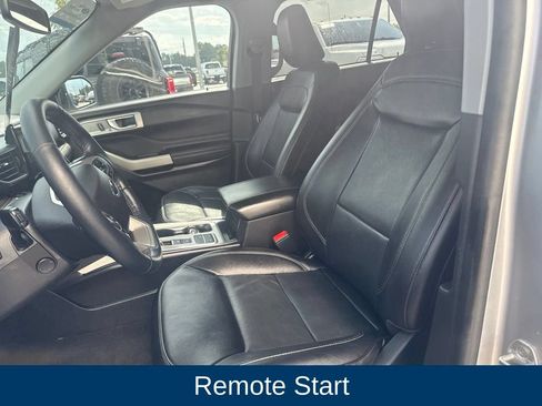 Used 2022 Ford Explorer Limited w/ Equipment Group 301A RWD image 10