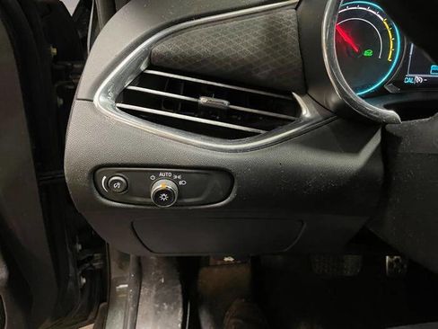 Used 2017 Chevrolet Malibu Hybrid w/ Driver Confidence Package image 32