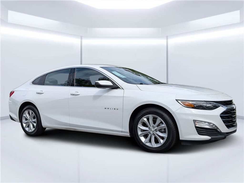 Used 2025 Chevrolet Malibu LT FWD image 1