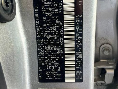Used 2019 Toyota Camry SE w/ Convenience Package FWD image 17
