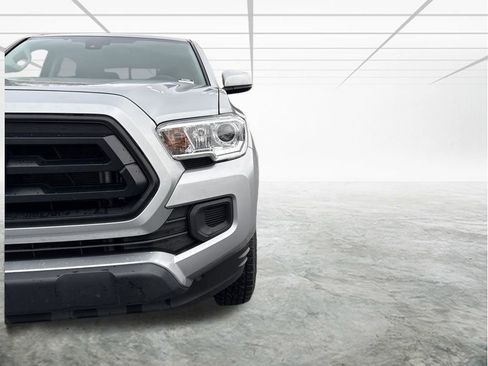Used 2022 Toyota Tacoma SR image 34