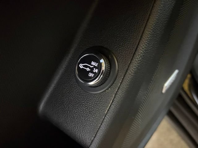 Used 2023 Chevrolet Traverse RS AWD/4WD image 40