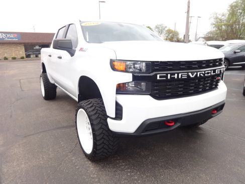 Used 2019 Chevrolet Silverado 1500 Custom Trail Boss w/ Custom Convenience Package image 2