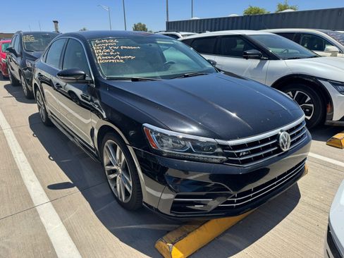 Used 2017 Volkswagen Passat 1.8T R-Line w/ R-Line Lighting Package FWD image 5