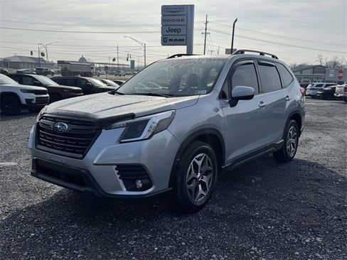 Used 2024 Subaru Forester Premium image 5