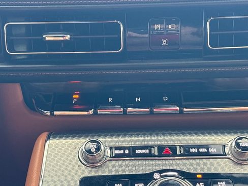 Used 2024 Lincoln Aviator Black Label w/ Jet Package AWD/4WD image 30
