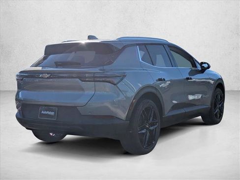 New 2026 Chevrolet Equinox EV LT image 2