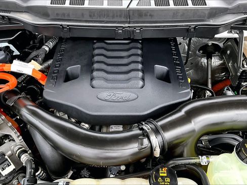 Certified 2023 Ford F150 XLT w/ Equipment Group 302A High image 33