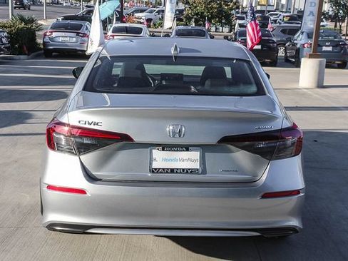 Used 2025 Honda Civic Sport image 6