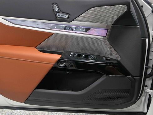 New 2026 BMW 750e xDrive 750e xDrive Sedan image 6