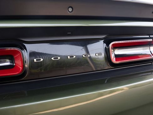 Used 2021 Dodge Challenger R/T Scat Pack RWD image 18