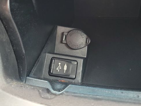 Used 2015 Toyota Camry LE image 31