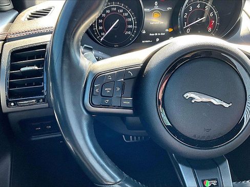 Used 2017 Jaguar F-TYPE R image 19