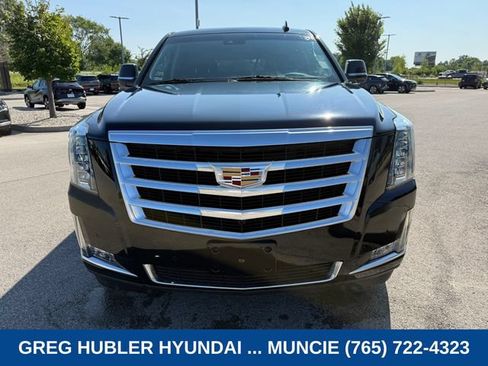 Used 2019 Cadillac Escalade Luxury AWD/4WD image 8