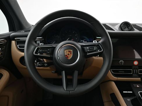 Certified 2026 Porsche Macan AWD/4WD image 13
