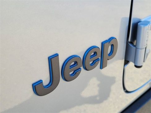 Used 2024 Jeep Wrangler High Altitude image 11