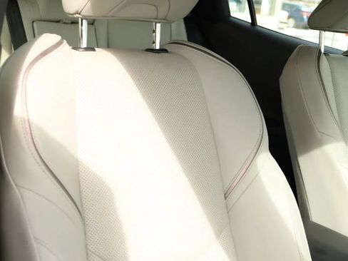 Used 2024 Toyota Prius XLE AWD/4WD image 45