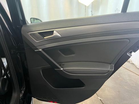 Certified 2021 Volkswagen Golf 4-Door image 25