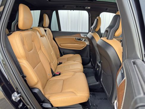 Used 2017 Volvo XC90 T8 Inscription w/ Vision Package image 40