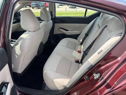 Used 2023 Nissan Altima 2.5 SV w/ SV Premium Package FWD image 17