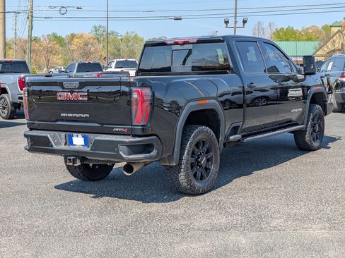 Used 2024 GMC Sierra 2500 AT4 w/ AT4 Premium Plus Package AWD/4WD image 9