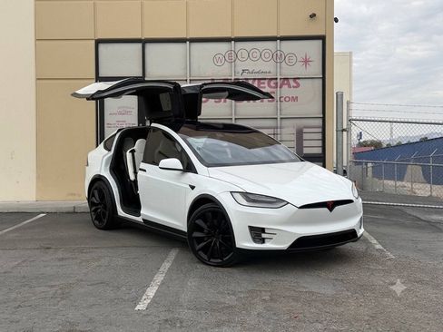 Used 2020 Tesla Model X Long Range AWD/4WD image 29