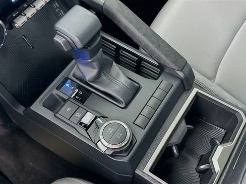 Certified 2026 Toyota Tacoma SR5 AWD/4WD image 16