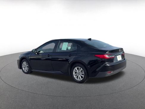 Used 2025 Toyota Camry LE image 10