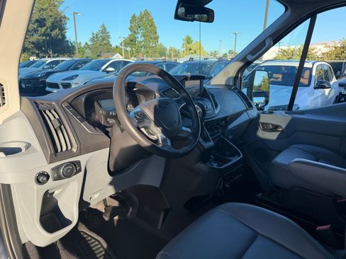 Used 2017 Ford Transit 150 XLT RWD image 8