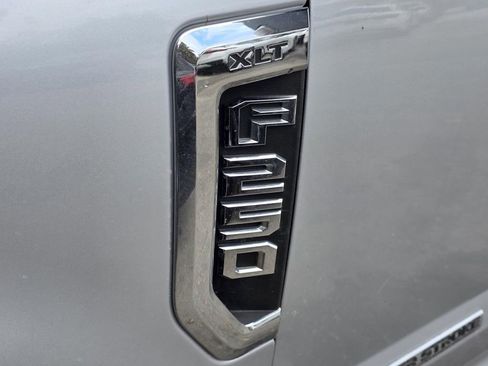 Used 2018 Ford F250 XLT image 5