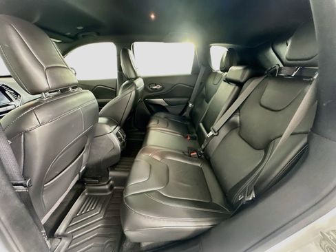 Used 2020 Jeep Cherokee High Altitude AWD/4WD image 28