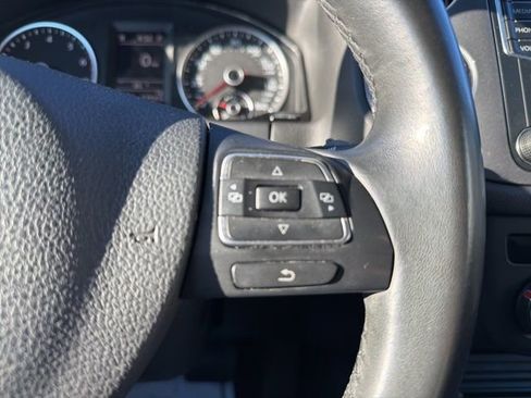Used 2016 Volkswagen Tiguan SE image 19
