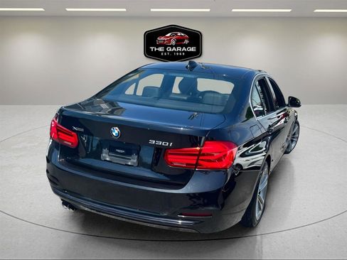 Used 2018 BMW 330i xDrive Sedan w/ Convenience Package AWD/4WD image 4